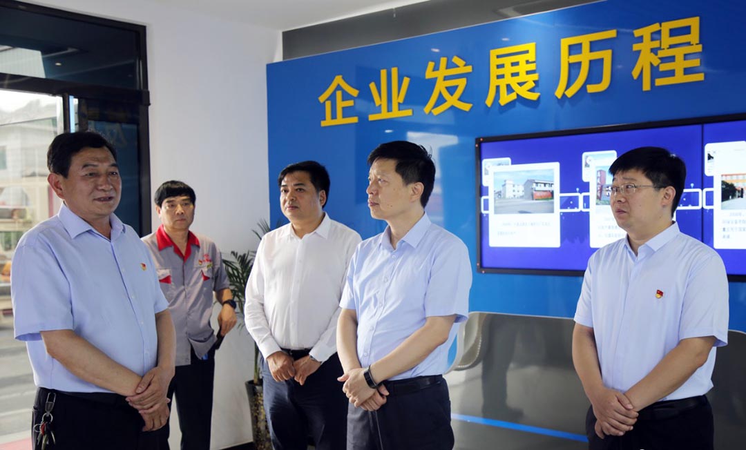 許昌市委副書記、代市長(zhǎng)劉濤蒞臨大張公司調(diào)研(圖1)