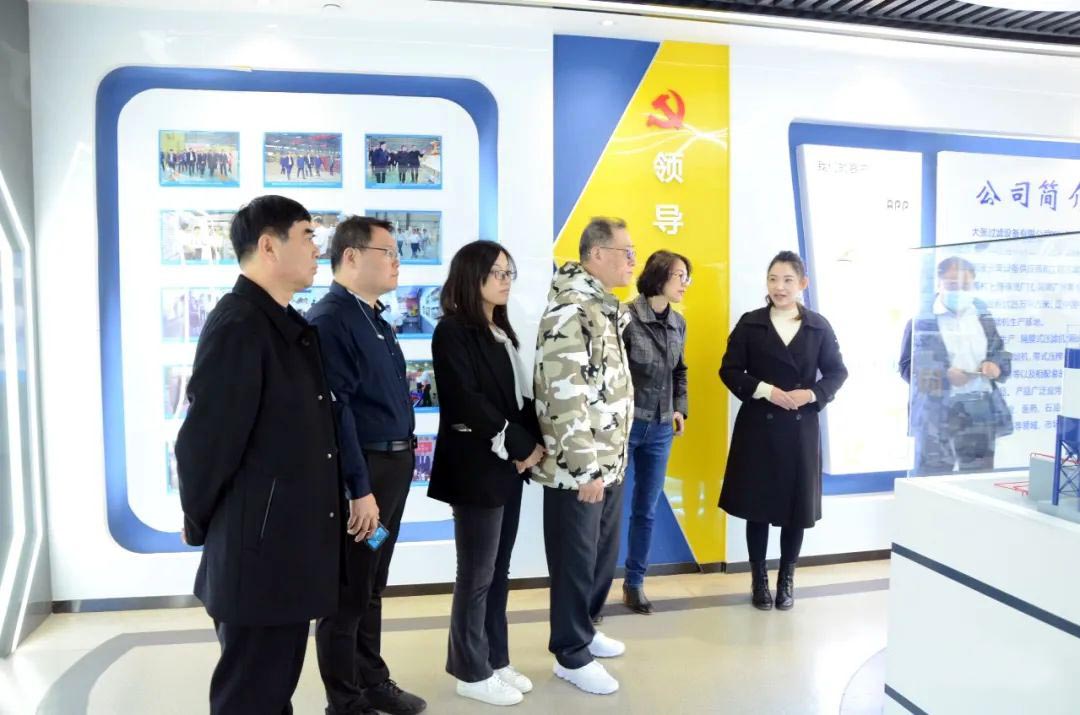 中國通用機械工業(yè)協(xié)會領(lǐng)導(dǎo)蒞臨大張公司考察調(diào)研(圖4) 中國通用機械工業(yè)協(xié)會領(lǐng)導(dǎo)蒞臨大張公司考察調(diào)研(圖4)